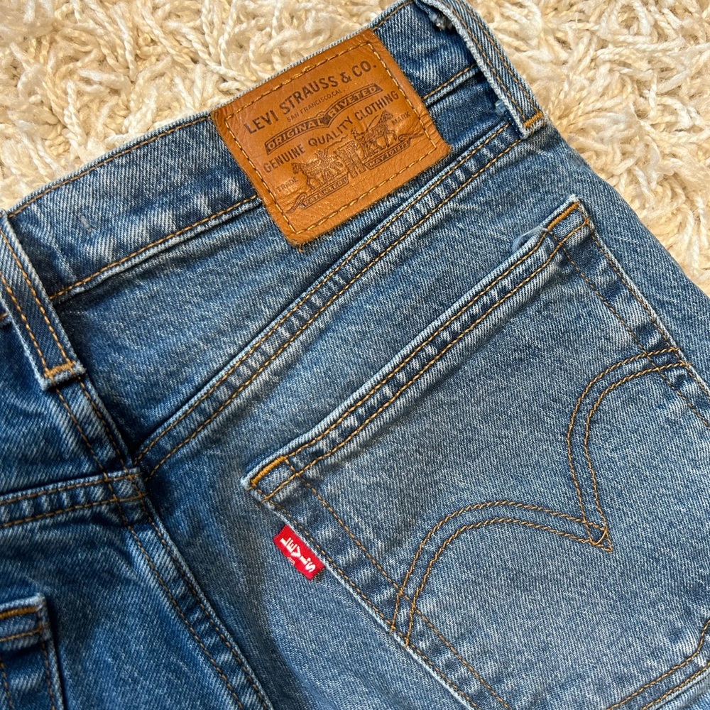Levi’s Wedgie Jeans